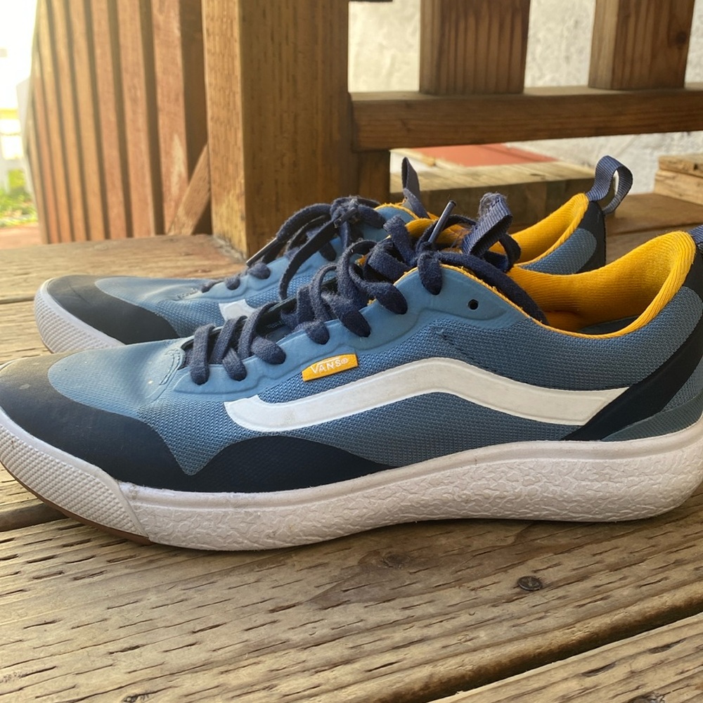 Barely used Vans UltraRange size 10